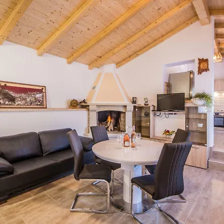 Attractive With Pool Bubble Bath Patio Courtyard Holiday home